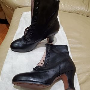 CAPEZIO leather dancing boots